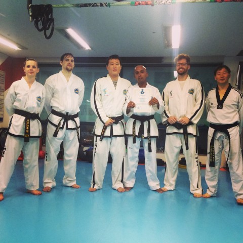 Grootmeester Kim tijdens training